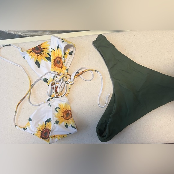 Sunflower Bikini Set - Picture 2 of 3